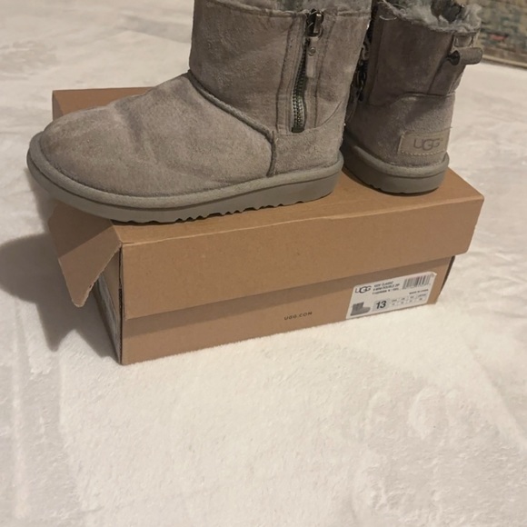 UGG Classic Mini II - Picture 4 of 4